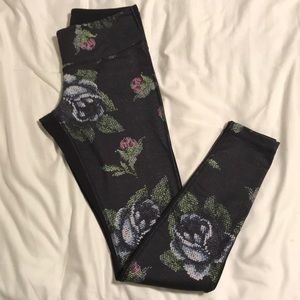 Lululemon full on loun leggings